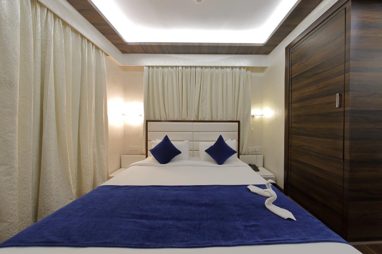 Hotel Silver Heights Ahmedabad Exterior foto